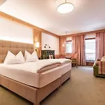 Berghof Hotel 4*