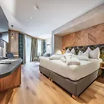 Hotel Berghof 4*