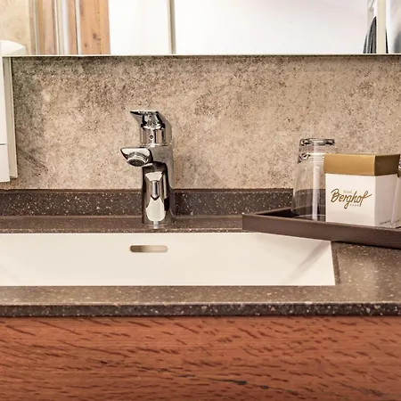 Hotel Berghof Gmbh 4*