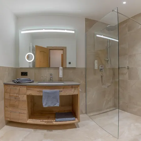 Berghof Gmbh Hotel 4*